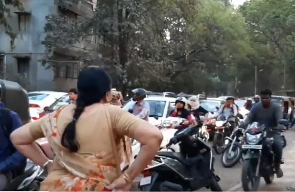 Watch: This Pune aunty scolding bikers riding on footpath is winning the Internet