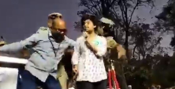 Watch: Leftist who heckled a journalist and asked him to sing Vande Mataram chants ‘Pakistan Zindabad’ in Asaduddin Owaisi’s rally
