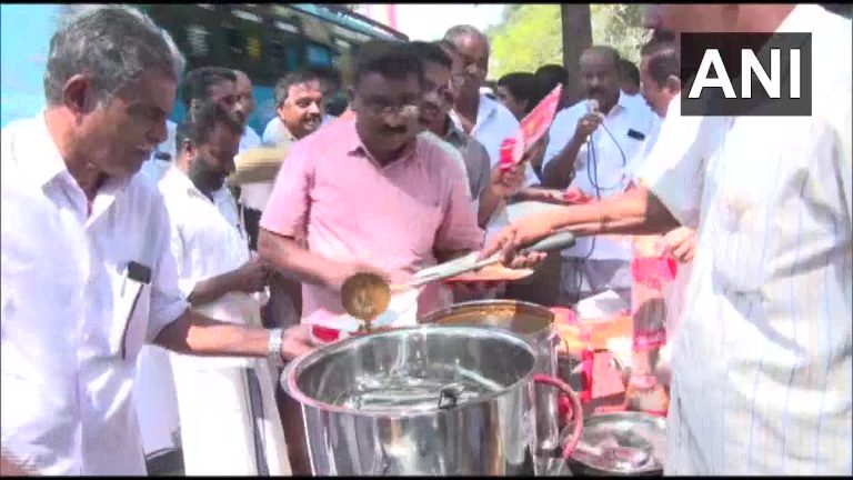 Kerala: Congress workers distribute beef curry outside police station in Kozhikode