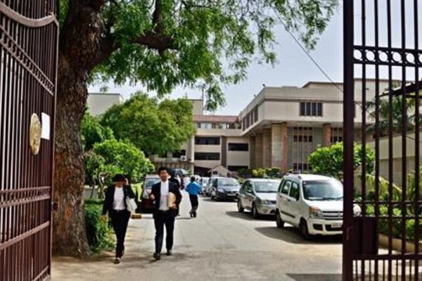 Delhi High Court orders removal of ex-MPs who are illegally living in Government accommodation