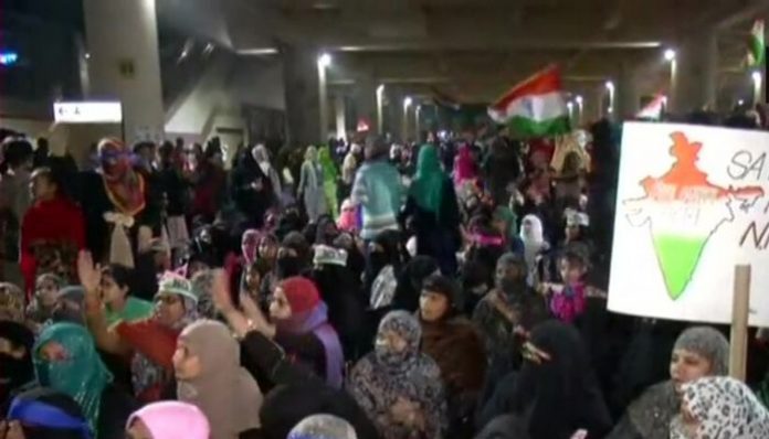 After Shaheen Bagh, Anti-CAA protestors block road near Jaffrabad Metro