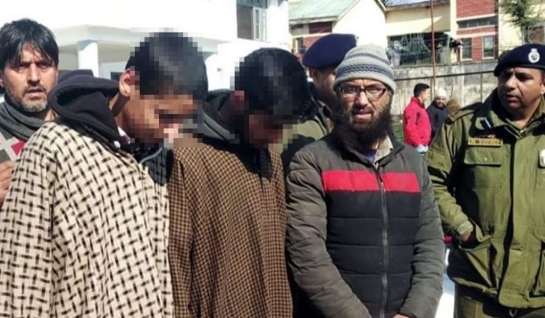 Jammu and Kashmir: Scolded for missing tuition, teenage boys try to enter Pakistan to become terrorists, caught and handed over to families
