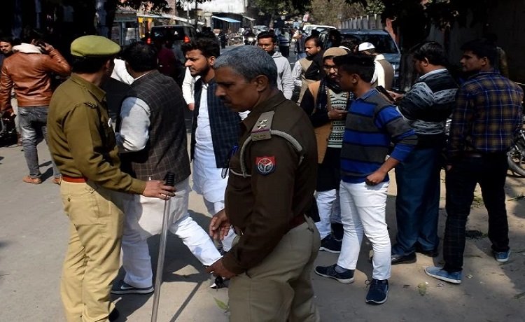 Stone-pelting, violence amidst ‘Azadi’ slogans in Azamgarh: 19 arrested