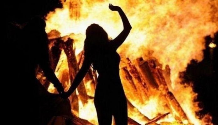 Female Lecturer in Wardha dies after being set blaze by a stalker