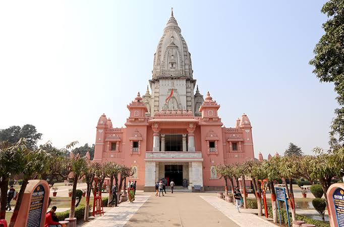 Kashi Vishwanath Temple: SC issues notice to UP government on a petition challenging govt taking over management of the temple