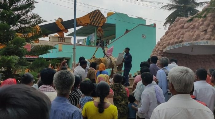 Karnataka: Jesus statue and crosses on a hill removed by local authorities after local groups allege encroachment and conversions