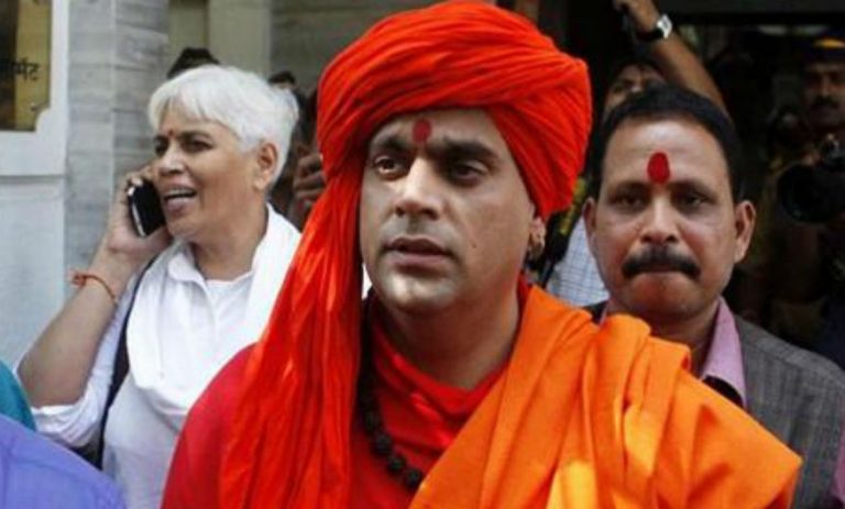 “Whoever wears a red cloth declares himself President of Hindu Mahasabha”: Kashi Vidvat Parishad Minister says Chakrapani Maharaj is an imposter
