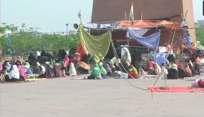 Anti-CAA protestors continue to defy Janata Curfew as they continue to stage protests: Details of shocking irresponsibility