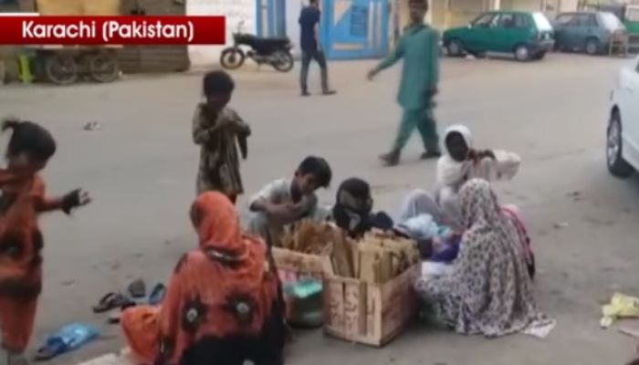 Bigoted NGO in Karachi denies food to impoverished Pakistani Hindus and Christians, amidst Coronavirus outbreak