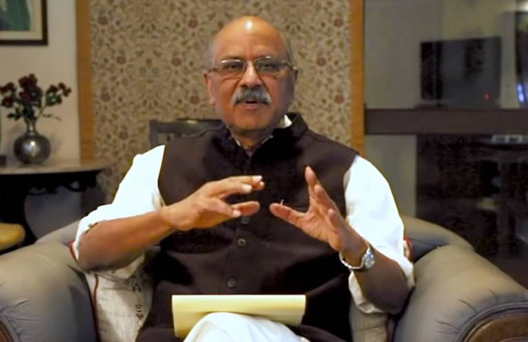 Shekhar Gupta’s ‘blow hot, blow cold’ approach. Read how ThePrint writes contradictory analysis on Scindia quitting Congress