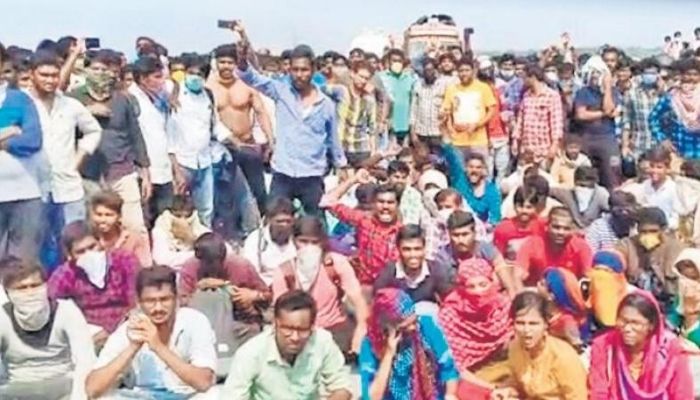 Amidst coronavirus lockdown, mob from Telangana resort to stone-pelting​ after being denied entry to Andhra Pradesh