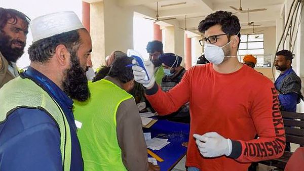 Twitterati couldn’t believe Indian students ‘studying in Pakistan’ but here is the truth