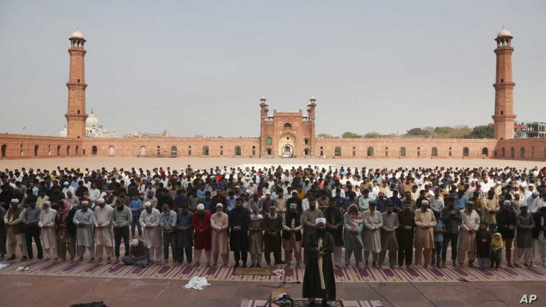 “We don’t believe in coronavirus, we believe in Allah”: Mosques remain open in Pakistan despite Chinese coronavirus outbreak