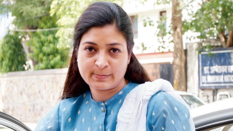 Congress leader Alka Lamba engages in deranged rant against Olympic medalist Yogeshwar Dutt, questions his parentage