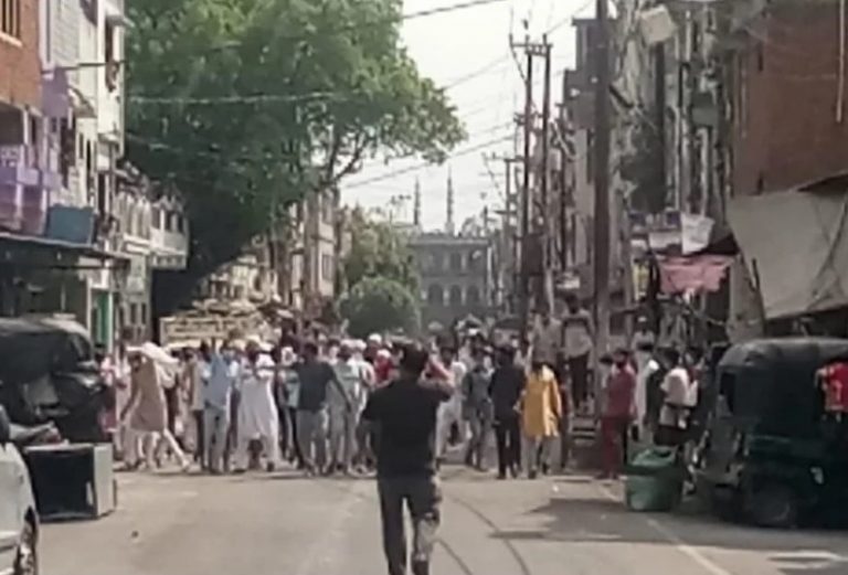 Uttarakhand: Muslim mob comes out onto the streets in hotspot Balbhoonpoora to prevent authorities from quarantining an Imam