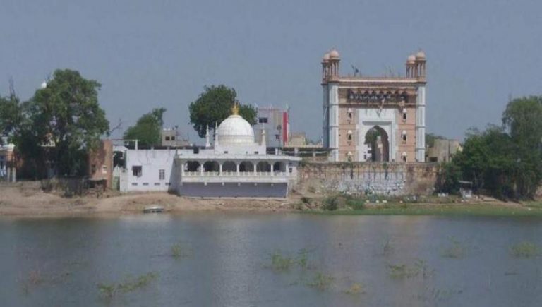 Rajasthan: Mass gathering at Sarwar Dargah despite lockdown orders, 6 persons arrested after clashes with police