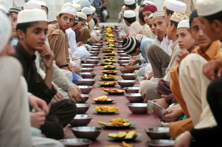 5,450 tonnes of free rice to 2,985 mosques, 47 temples have to pay rupees 10 crores: Tamil Nadu government order