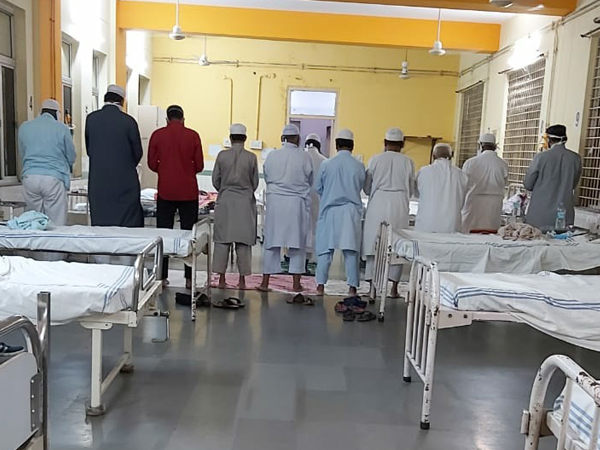 Telangana men seen offering mass-Namaz even inside quarantine facility