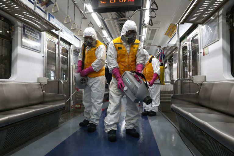 Coronavirus can spread up to 13 feet from infected patients: Study by Chinese scientists in a Wuhan hospital shows