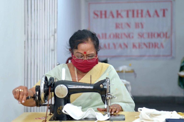 Coronavirus: First Lady Savita Kovind stitches face masks in Rashtrapati Bhavan for distribution in various shelter homes