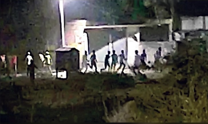 Bhagalpur, Bihar: Muslim youth pelt stones and open fire at Police after being asked to go home on Shab-e-Barat