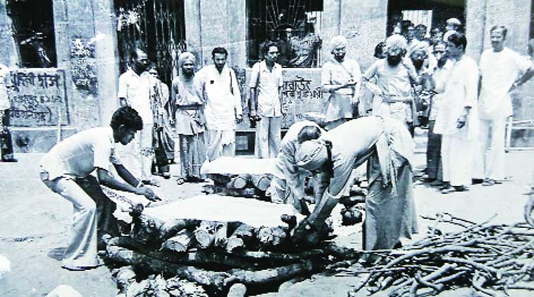 The Bijon Setu Massacre: When 16 monks and a nun of Ananda Marga were lynched to death and burnt alive in broad daylight in Kolkata