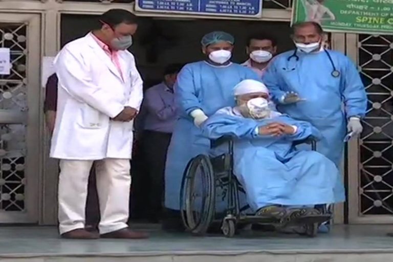 Delhi: 82-year-old Manmohan Singh discharged from hospital after fully recovering from coronavirus