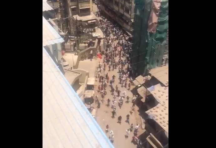 Mumbra sees huge outpouring of crowd on the streets defying lockdown
