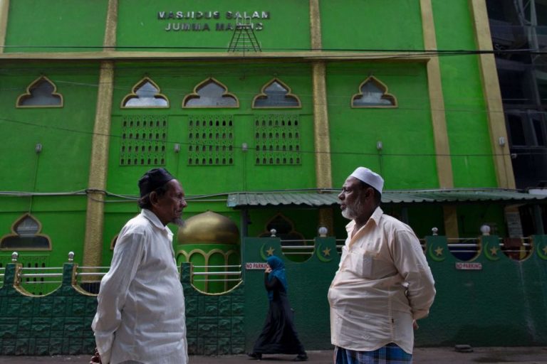 Sri Lanka: Government makes cremation of those who die of coronavirus compulsory, rejects objections by Muslim groups