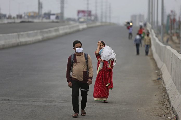 Left-wing journalists trivialise the migrant crisis by claiming themselves to be migrants