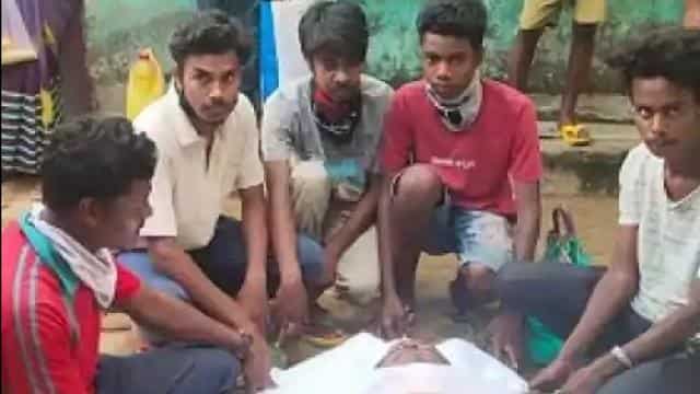 Ranchi: Denied place for burial in Christian cemetery, the family of the deceased cremates the body with Hindu rituals