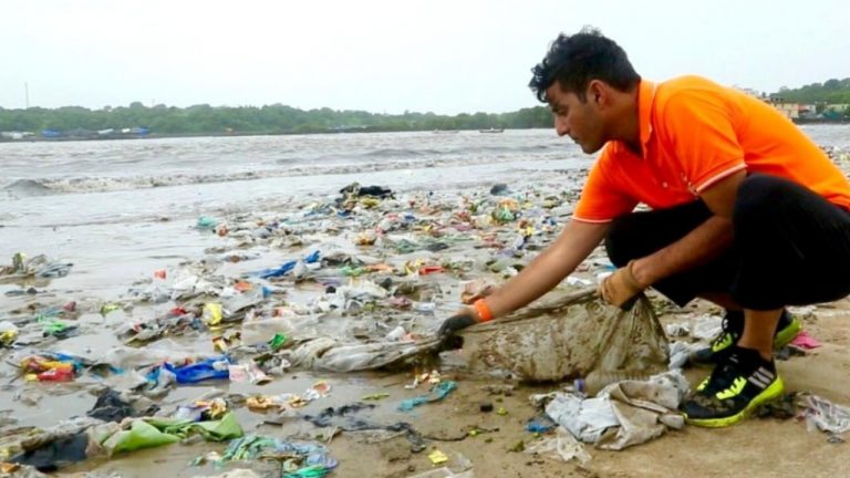 Renowned environmentalist Afroz Shah alleges harassment by Mumbai Police for helping migrants and poor amidst coronavirus lockdown