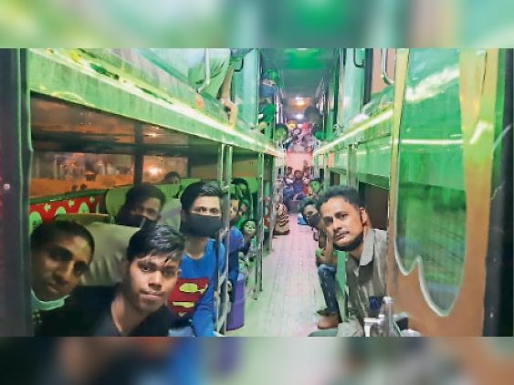 Artisans from West Bengal borrowed money and pledged family jewellery to return from Kota as administration refused to help