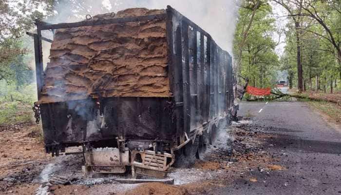 Maharashtra: Naxals in Gadchiroli sets four trucks on fire