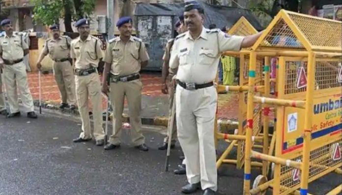 Maharashtra: Cops assaulted by locals in Mumbra and Antop Hill