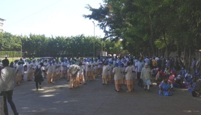 Hospital staff protest in Pune over non-payment of dues