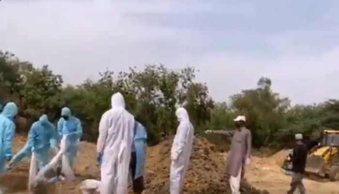 ’96th Coronavirus patients is being buried here’: Aaj Tak ground report contradicts claims of Delhi Government