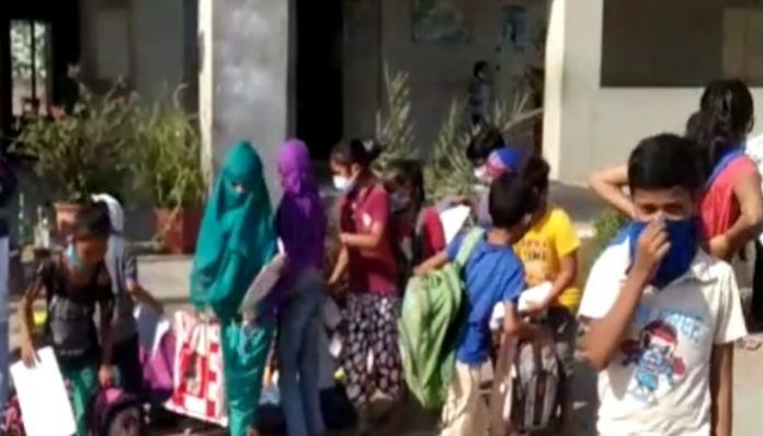 Rajkot: 100 students attend school, amidst Coronavirus lockdown