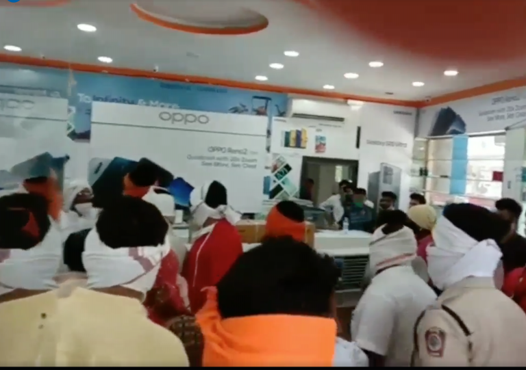 Two people criticise Uddhav Thackeray, Rahul Gandhi and Sharad Pawar, not only is an FIR filed, but their shop is vandalised by Shiv Sainiks too