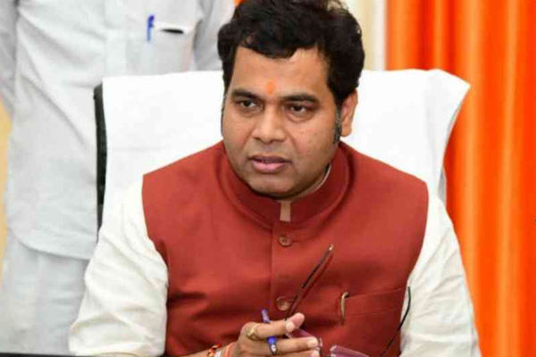 UP Power Minister Shrikant Sharma orders to close all drains opening in Yamuna river till February
