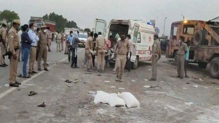 After migrant workers complain about being forced to travel in cargo truck, Gehlot praises his own govt and Rahul Gandhi