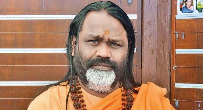 FIR filed against Daati Maharaj for offering prayers at Delhi temple during the lockdown