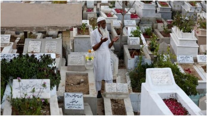 VHP says Delhi Waqf Board is trying to encroach the land of Indraprastha Millennium Park in the name of a coronavirus graveyard