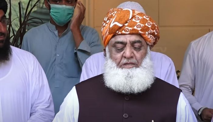 “Coronavirus sleeps when your sleep and dies with your death”: Pakistani Maulana makes bizarre claims while attacking PM Imran Khan