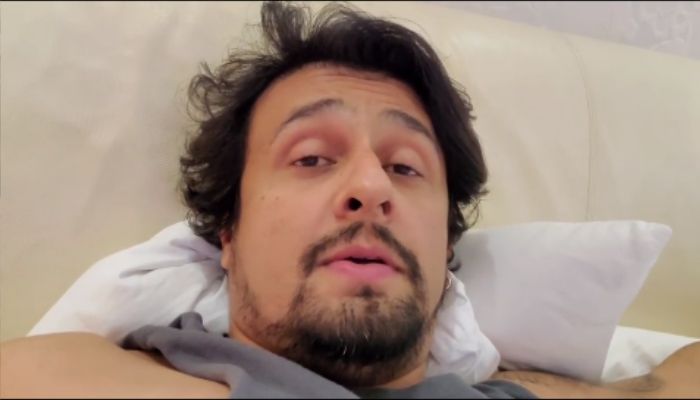 Sonu Nigam exposes the monopoly of two music companies over the industry, expresses fear that it may drive singers to the brink of suicide