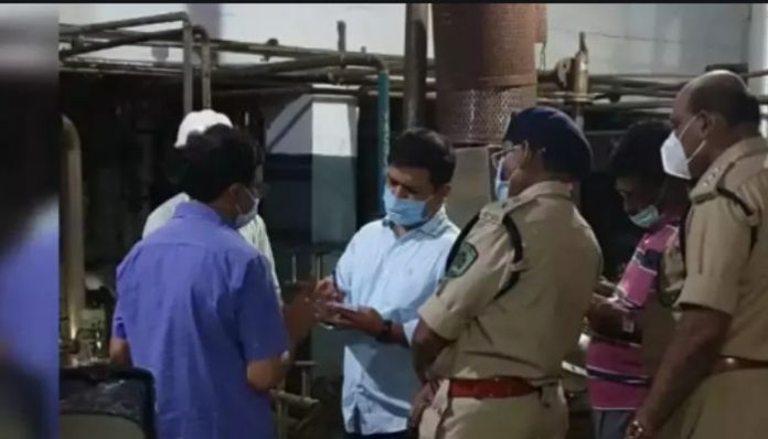 Gas leak at a pharma company in Vizag leaves 2 dead, 4 hospitalised