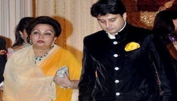 Jyotiraditya Scindia and his mother diagnosed with coronavirus: Reports