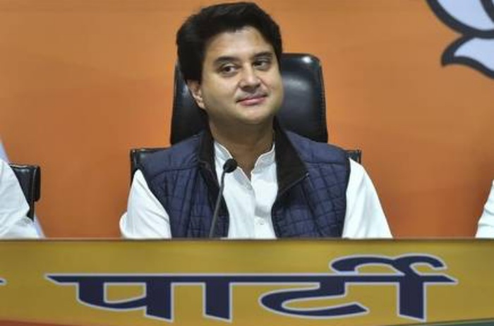 No, Jyotiraditya Scindia has not ‘removed BJP’ from his Twitter bio: Here is the truth