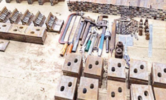 Illegal weapons factory busted at Bihar-West Bengal border, 7 arrested