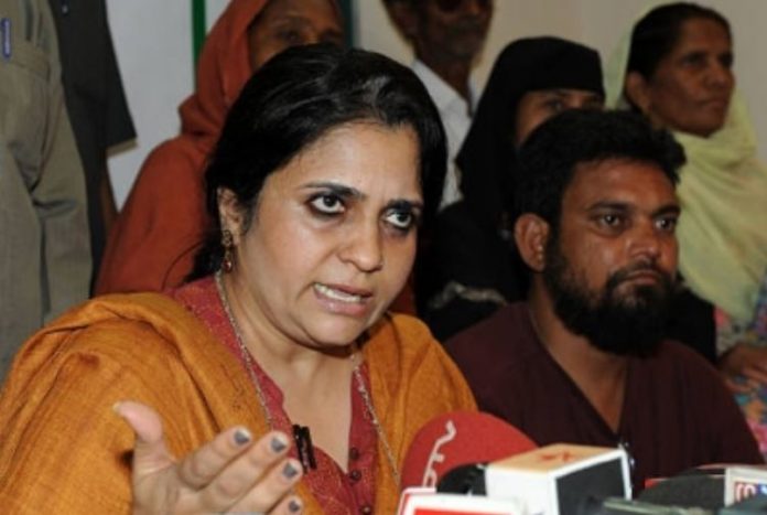 Teesta Setalvad was awarded with the lifetime achievement award by the Delhi Minority Commission
